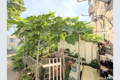 20 Court A #97, Bridgeport, CT 06610 - Photo 31