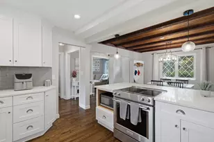 2298 Albany Ave, West Hartford, CT 06117 - Photo 7