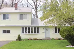 61 Kenilworth Dr W, Stamford, CT 06902 - Photo 1