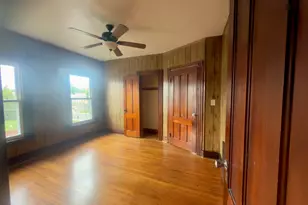 261 Wakelee Ave, Ansonia, CT 06401 - Photo 9