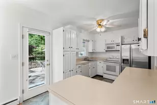 6 Vanderbilt Ave, Norwalk, CT 06854 - Photo 11