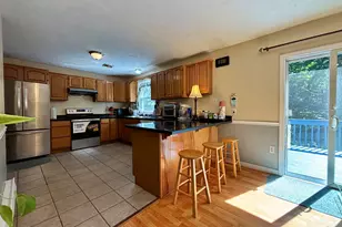 32 Pollys Ln, Montville, CT 06382 - Photo 9