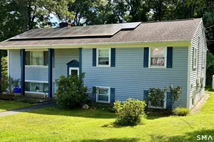 32 Pollys Ln, Montville, CT 06382 - Photo 1
