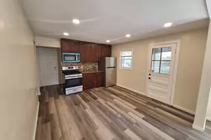 50 Ash St, Waterbury, CT 06704 - Photo 11