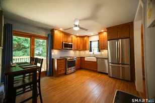 18 Kendall Cir, Waterbury, CT 06708 - Photo 11
