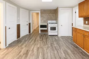34 W Center St, Manchester, CT 06040 - Photo 3