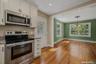 4 Cottage St, Groton, CT 06340 - Photo 9