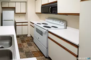31 High St, East Hartford, CT 06118 - Photo 7
