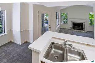 31 High St, East Hartford, CT 06118 - Photo 9