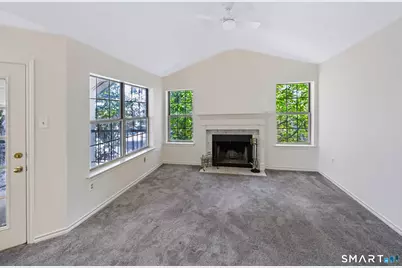 31 High Street #6203, East Hartford, CT 06118 - Photo 3