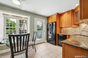 25 Riverside Dr, Clinton, CT 06413 - Photo 9