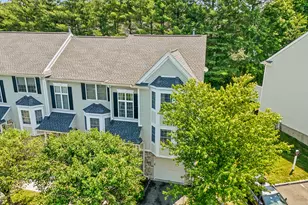 1006 Hancock Dr, Danbury, CT 06811 - Photo 3