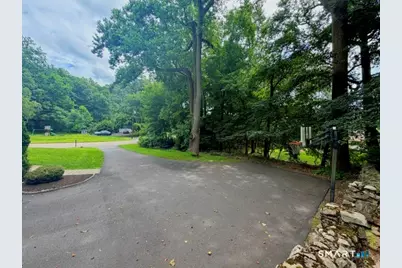 500 Wolcott Lane, Orange, CT 06477 - Photo 5