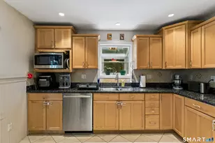 72 Alpine Dr, Newtown, CT 06482 - Photo 9