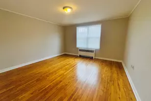 79 Mencel Cir, Bridgeport, CT 06610 - Photo 11