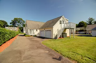 6 Mettler St, Woodbridge, CT 06525 - Photo 3