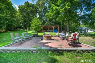 25 Spruce St, Meriden, CT 06451 - Photo 3