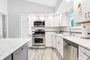 105 High St, South Windsor, CT 06074 - Photo 3