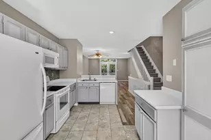 73 Cobblestone Dr, Groton, CT 06340 - Photo 3