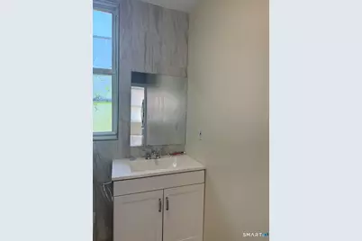 20 Violet Street, Waterbury, CT 06704 - Photo 5