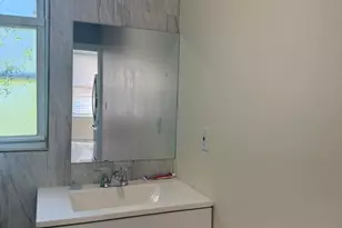 20 Violet St, Waterbury, CT 06704 - Photo 5