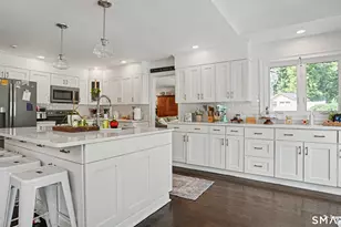 81 Trails End Rd, Weston, CT 06883 - Photo 3