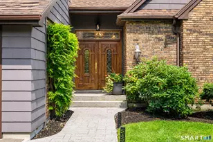 11 Coach Hill, Danbury, CT 06811 - Photo 5