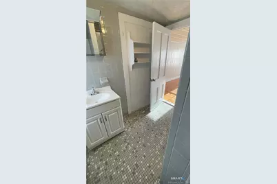 36 Pleasant Street #2nd FL, Groton, CT 06340 - Photo 13