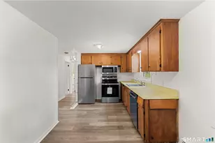 422 Denslow St, Windsor Locks, CT 06096 - Photo 19