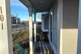 101 Breakers Ln, Stratford, CT 06615 - Photo 5