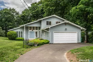 22 Terry Plains Rd, Bloomfield, CT 06002 - Photo 1