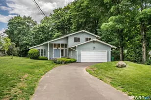 22 Terry Plains Rd, Bloomfield, CT 06002 - Photo 3