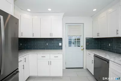 7 Raynham Road, East Haven, CT 06512 - Photo 3
