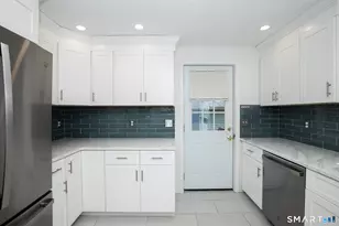 7 Raynham Rd, East Haven, CT 06512 - Photo 3