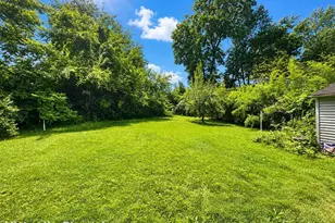 38 Ledyard Ave, Bloomfield, CT 06002 - Photo 19