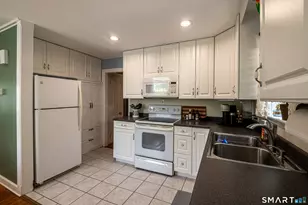 106 Steinmann Ave, Middlebury, CT 06762 - Photo 5