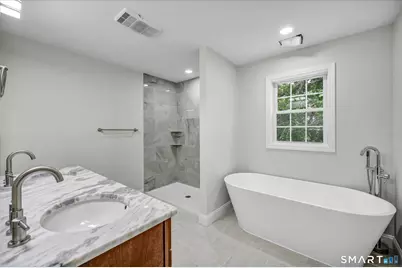 33 Brightwood Lane, West Hartford, CT 06110 - Photo 3