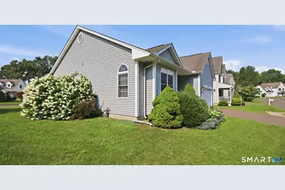 21 Merrigan Lane #21, Windsor Locks, CT 06096 - Photo 3