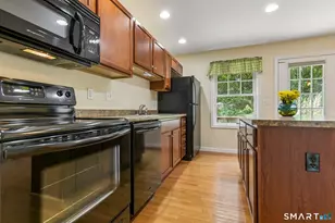 129 Mechanic St, Stonington, CT 06379 - Photo 7