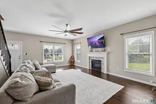 17 Seaview Ter, Waterford, CT 06385 - Photo 5