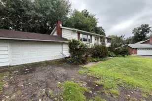 9 Pleasant Dr, North Haven, CT 06473 - Photo 3