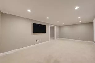 291 Currier Dr, Orange, CT 06477 - Photo 5