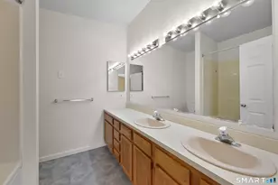 42 Highland Rd, Stamford, CT 06902 - Photo 9