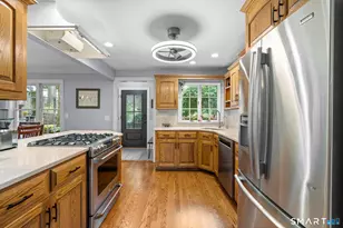 22 Buckskin Ln, Oxford, CT 06478 - Photo 7