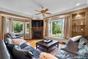 22 Buckskin Ln, Oxford, CT 06478 - Photo 3