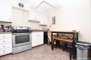 25 Cartright St, Bridgeport, CT 06604 - Photo 9