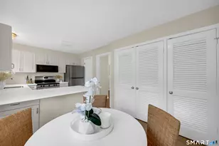 4 Carriage Dr, Simsbury, CT 06070 - Photo 5