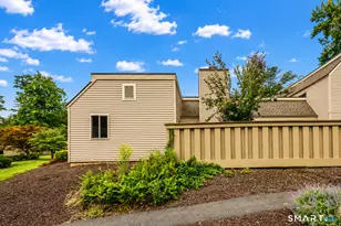 4 Carriage Dr, Simsbury, CT 06070 - Photo 31