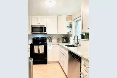 183 Loomis Drive #119, West Hartford, CT 06107 - Photo 3