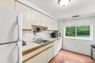 4 Clubhouse Dr, Cromwell, CT 06416 - Photo 11